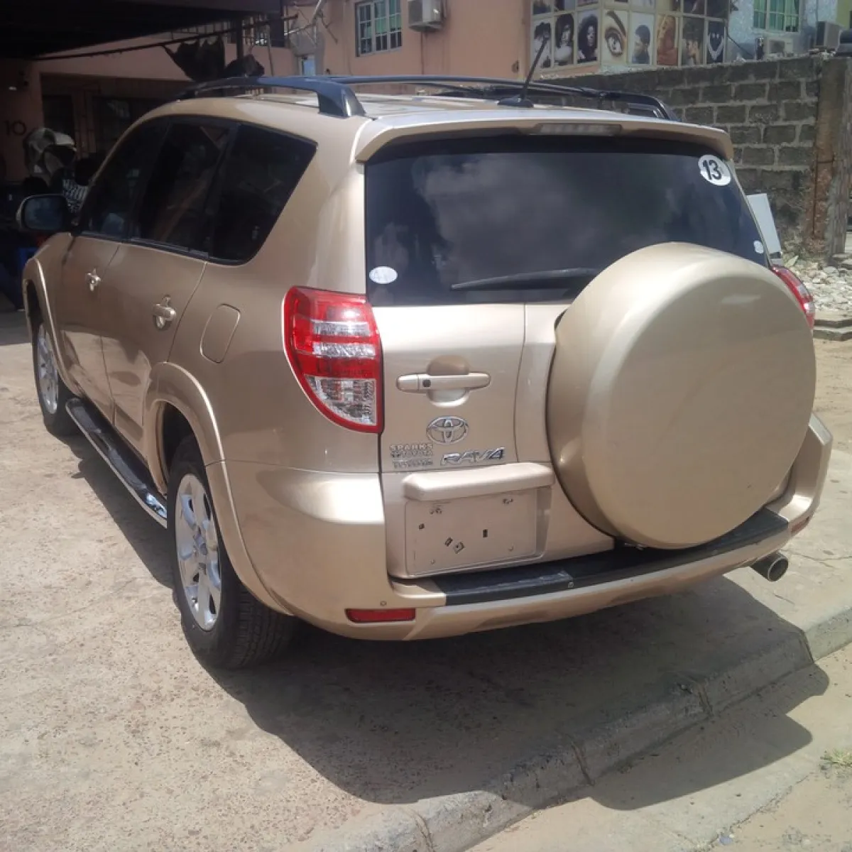 Buy and drive Toyota rav4 - Image 5