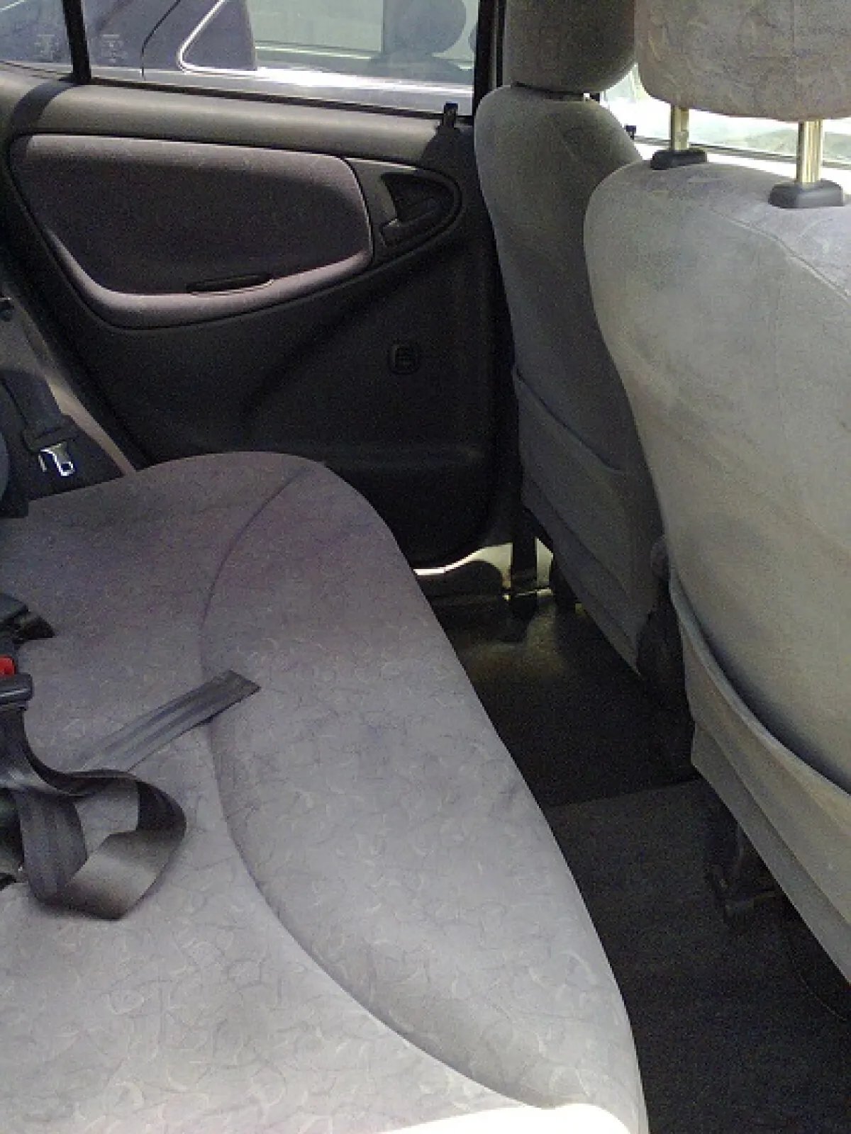 Yaris for sale no fault - Image 6