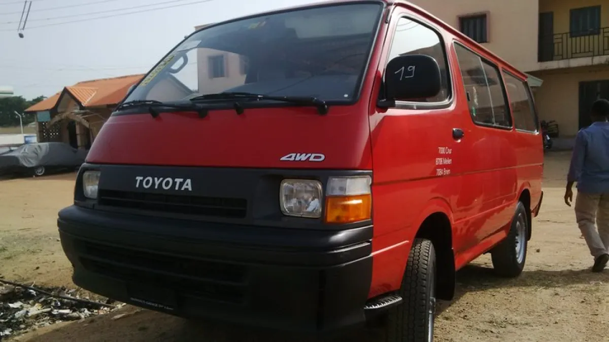 Very sharp Toyota Hiace - Image 3