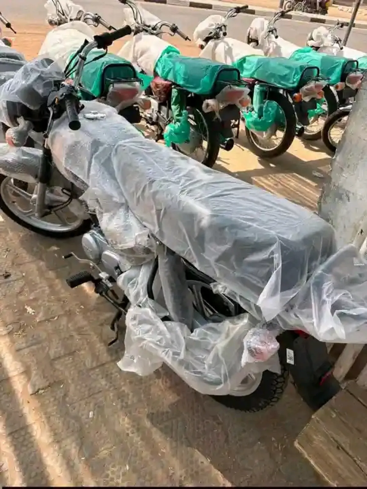 Tvs - Image 4