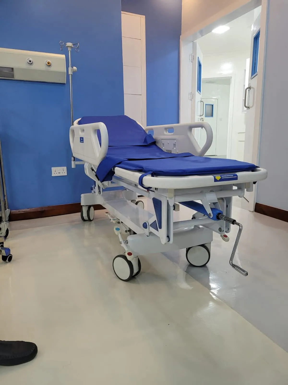 Hydraulic Patient Transport Stretcher Trolley - Image 1