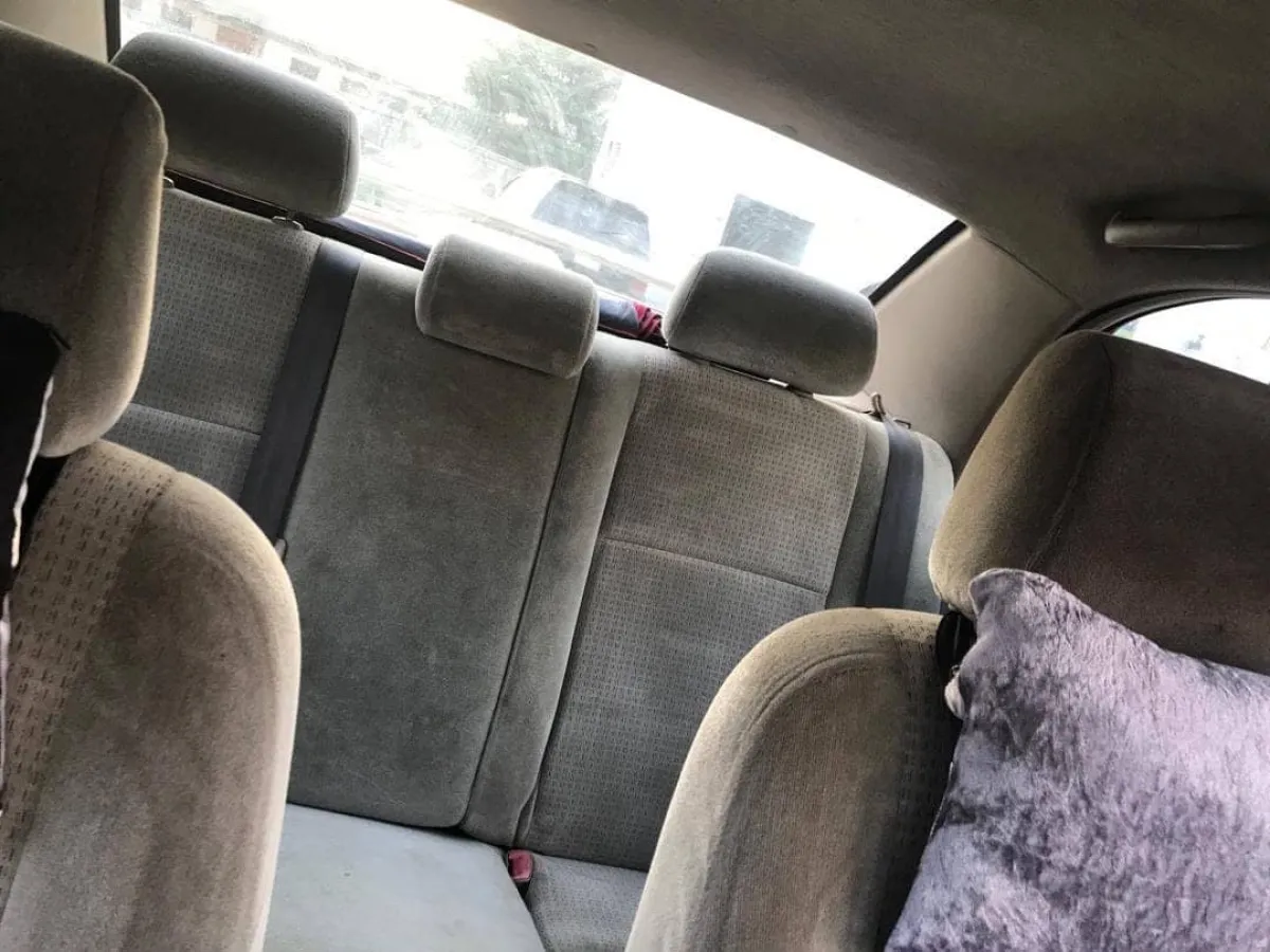 Clean used Toyota Corolla - Image 6