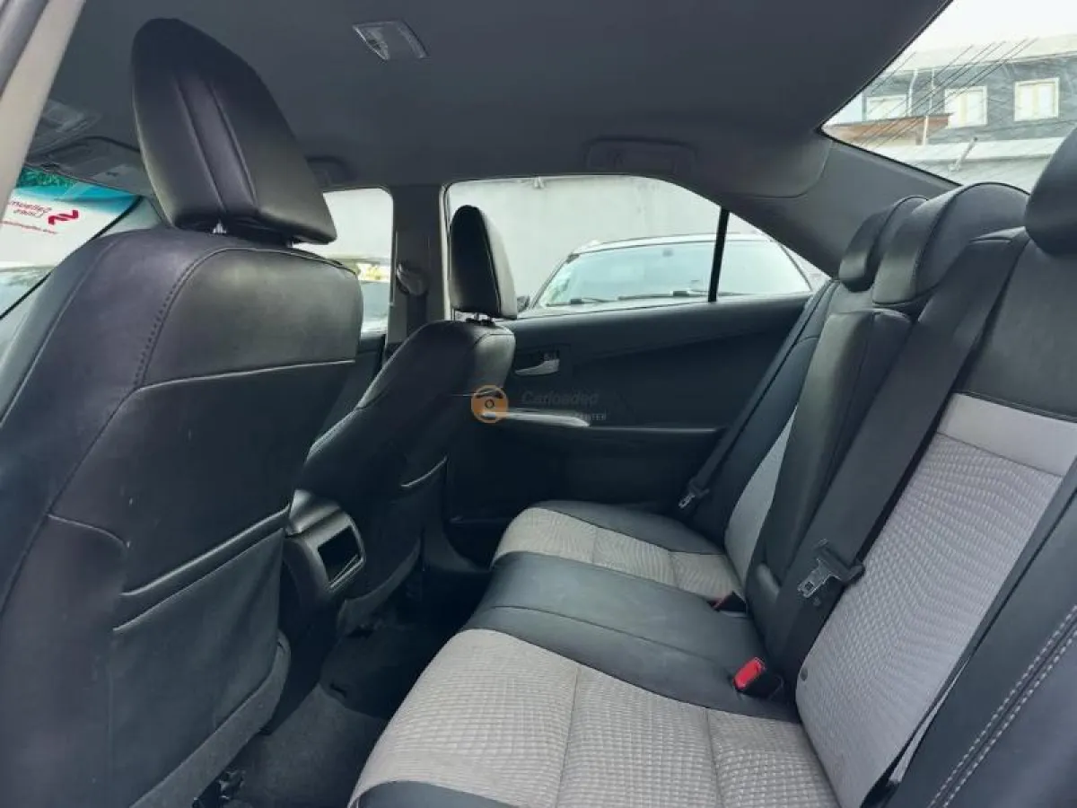 Super clean Toyota Camry xle - Image 10