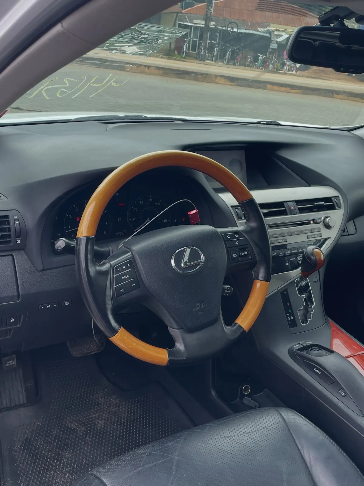 Super clean Lexus Rx350 - Image 7