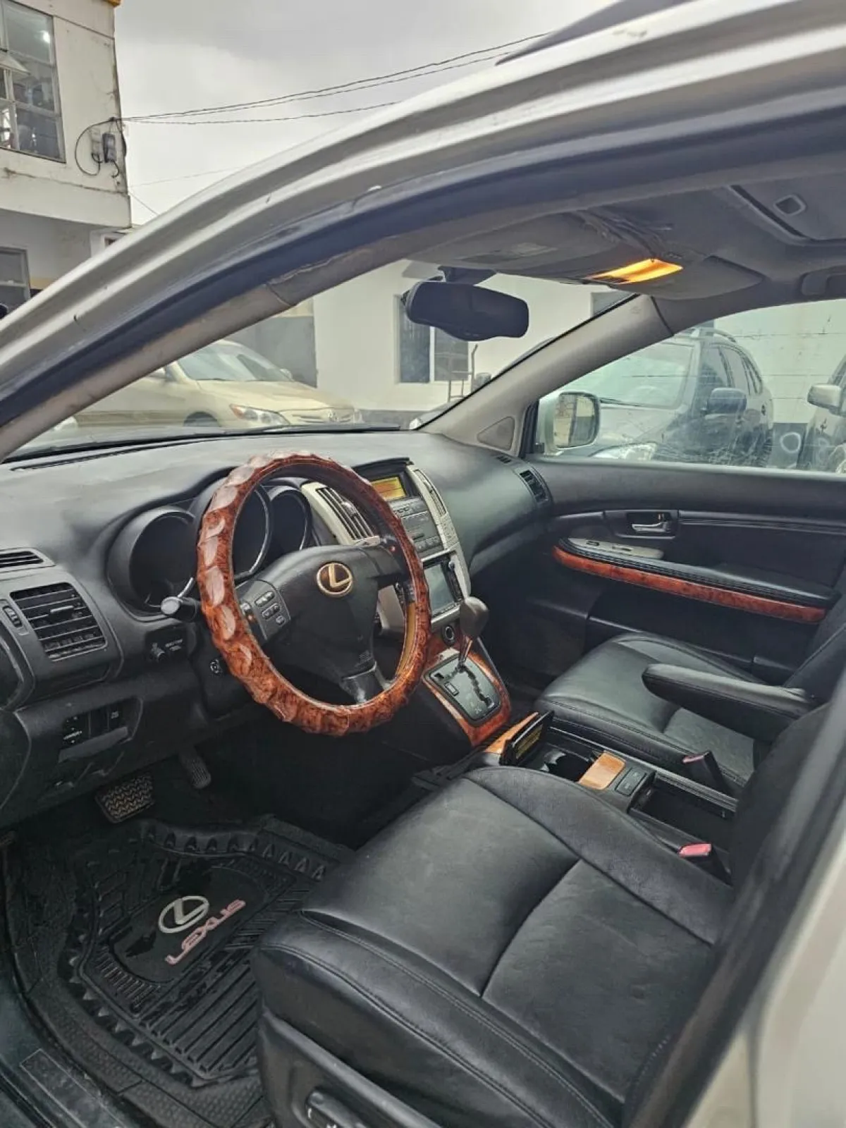 2024 Lexus -RX330 - Image 9