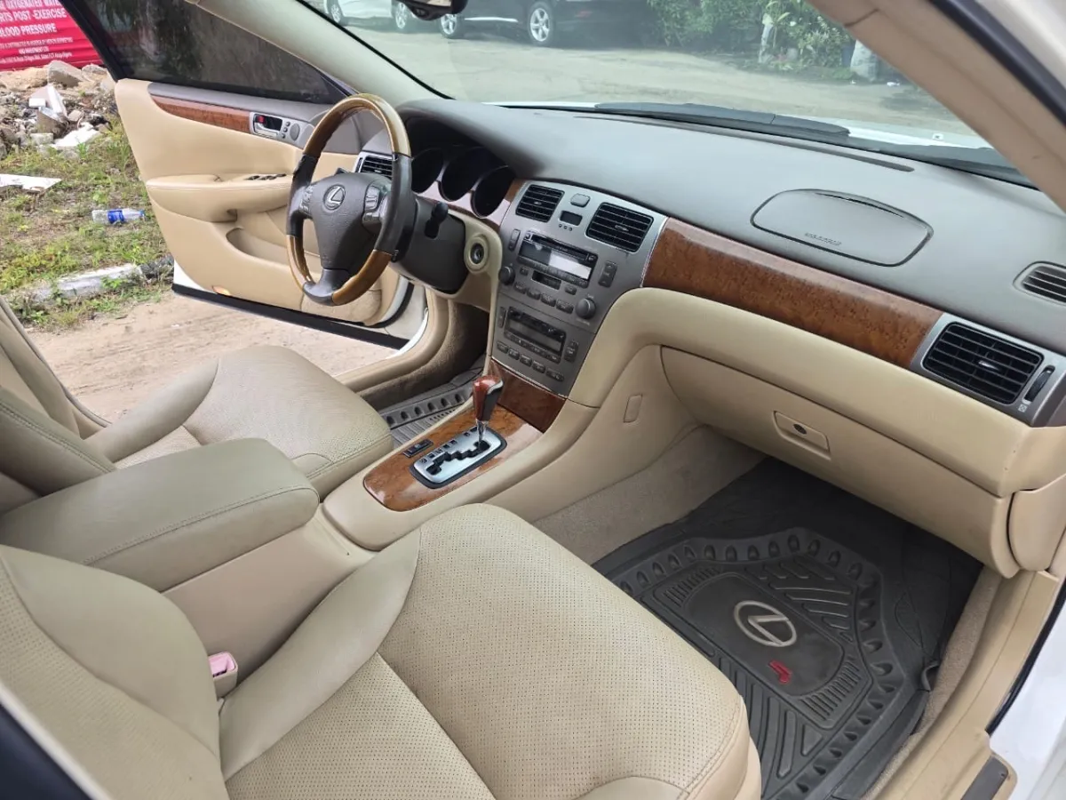 Premium 2005 Lexus ES330(BELGIUM GRADE) - Image 3