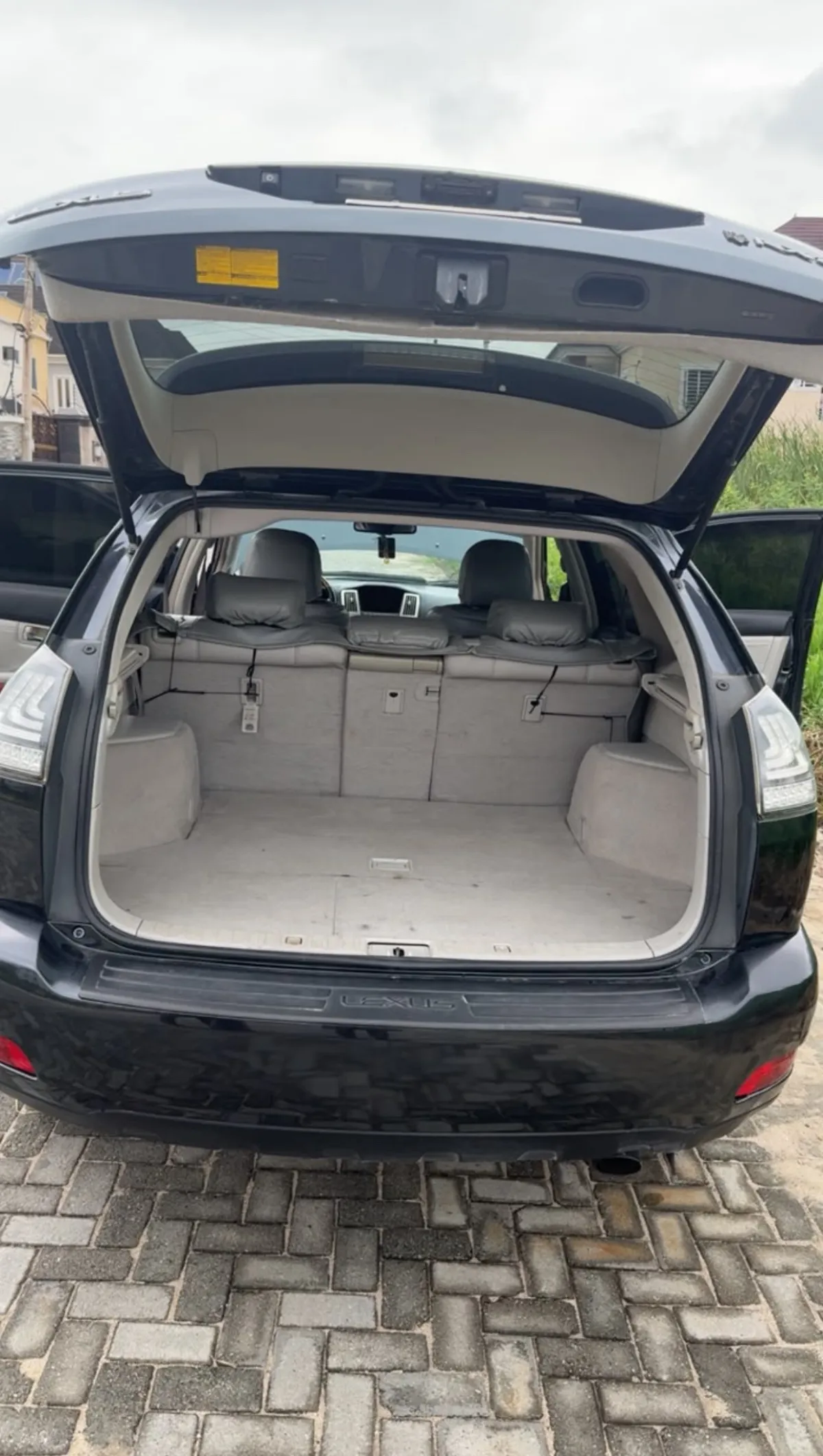 Clean Registered 2009 Lexus RX350 With LRI Lights - Image 6