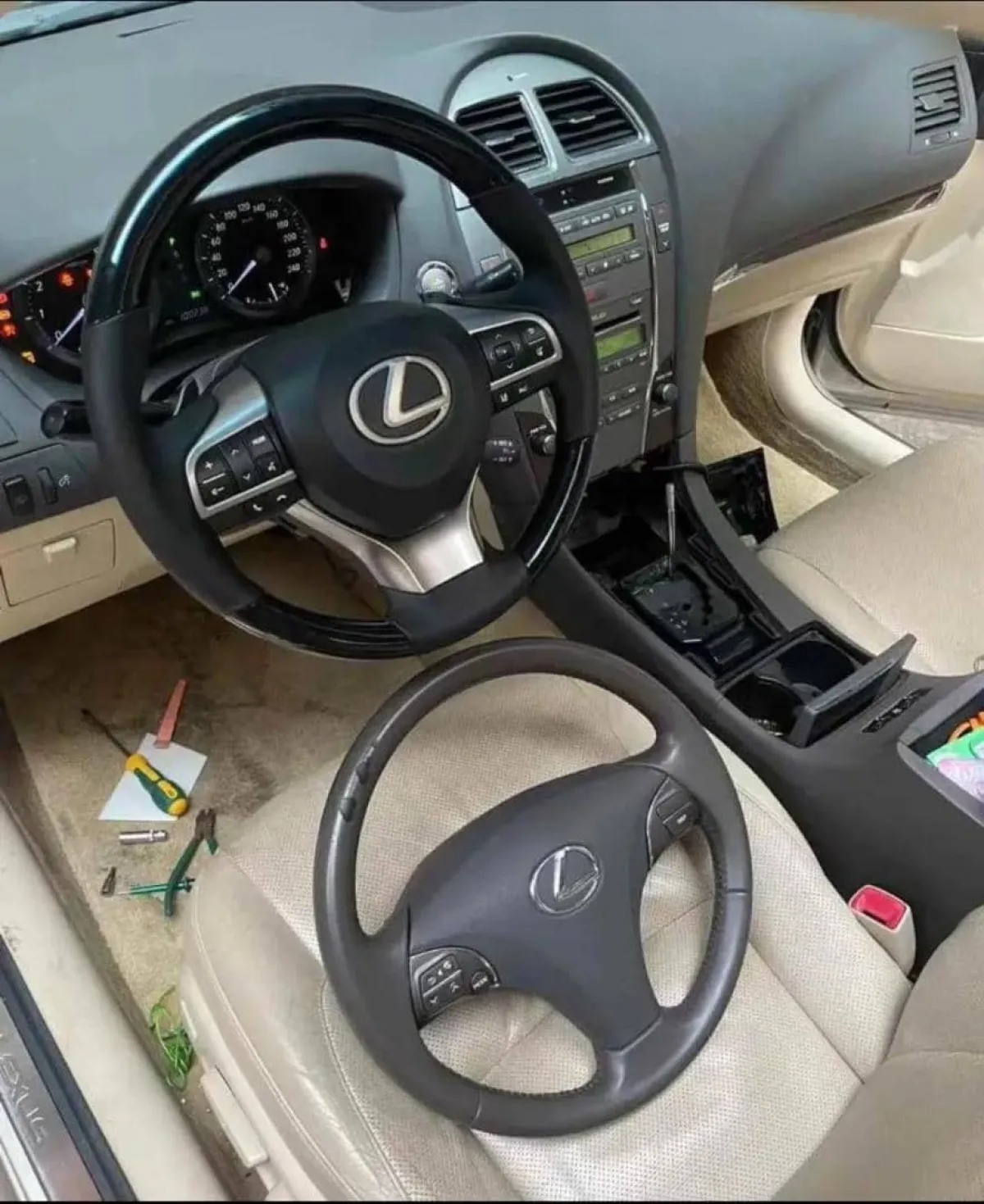 All-black lexus Steering wheels - Image 3