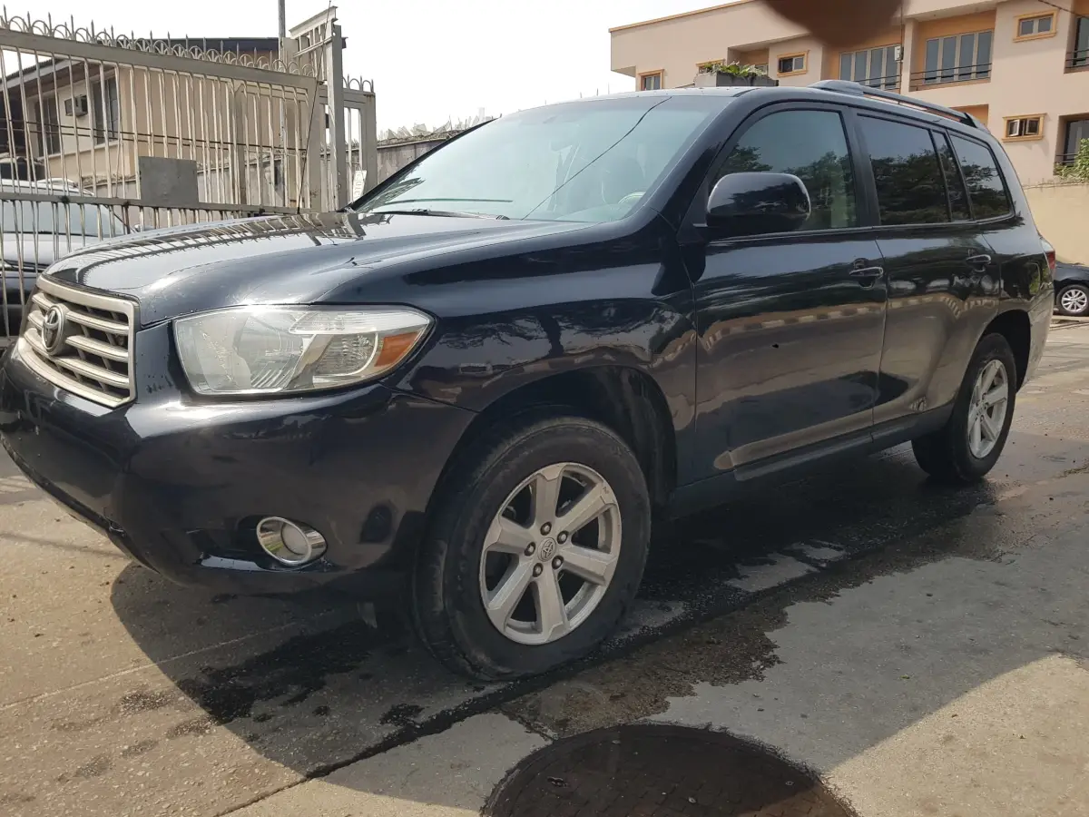 Nigerian used 2010 Toyota highlander (4cylinder) - Image 6