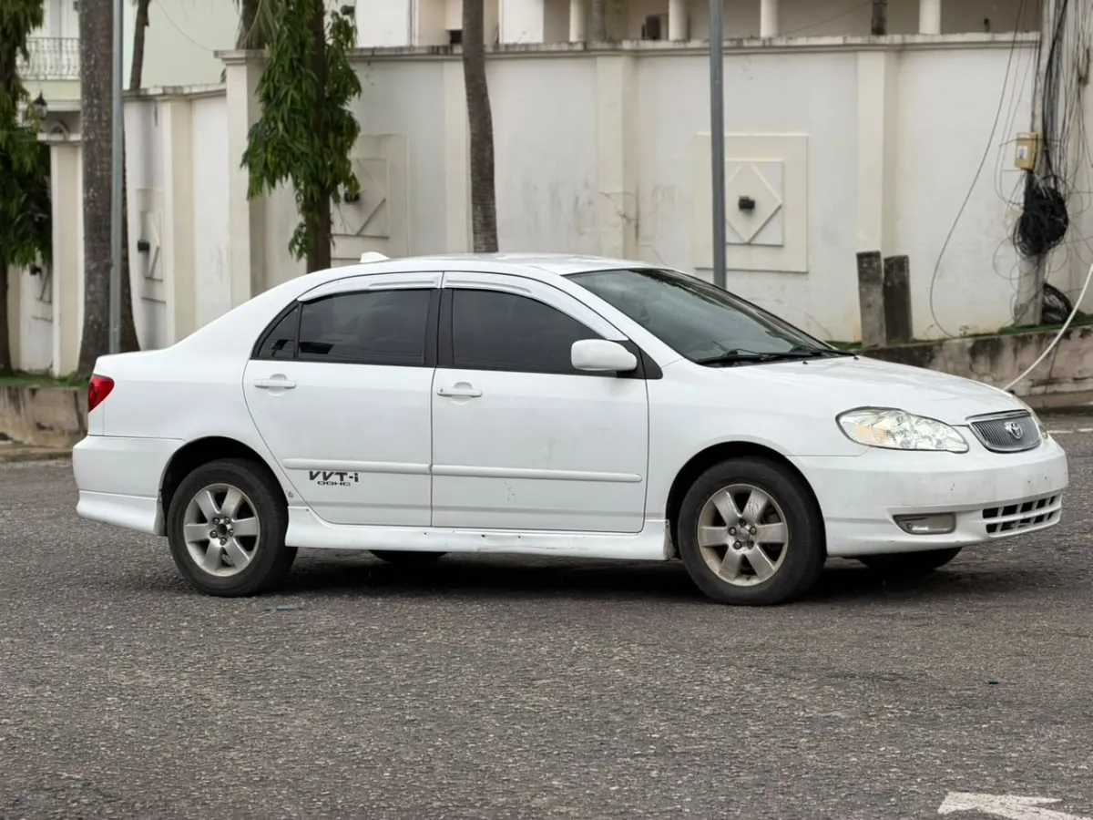 2004 Toyota Corolla Sport - Image 3