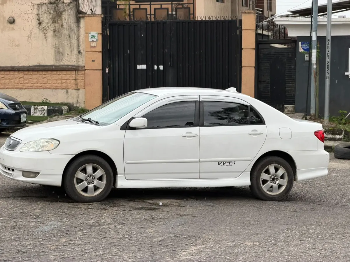 2004 Toyota Corolla Sport - Image 5