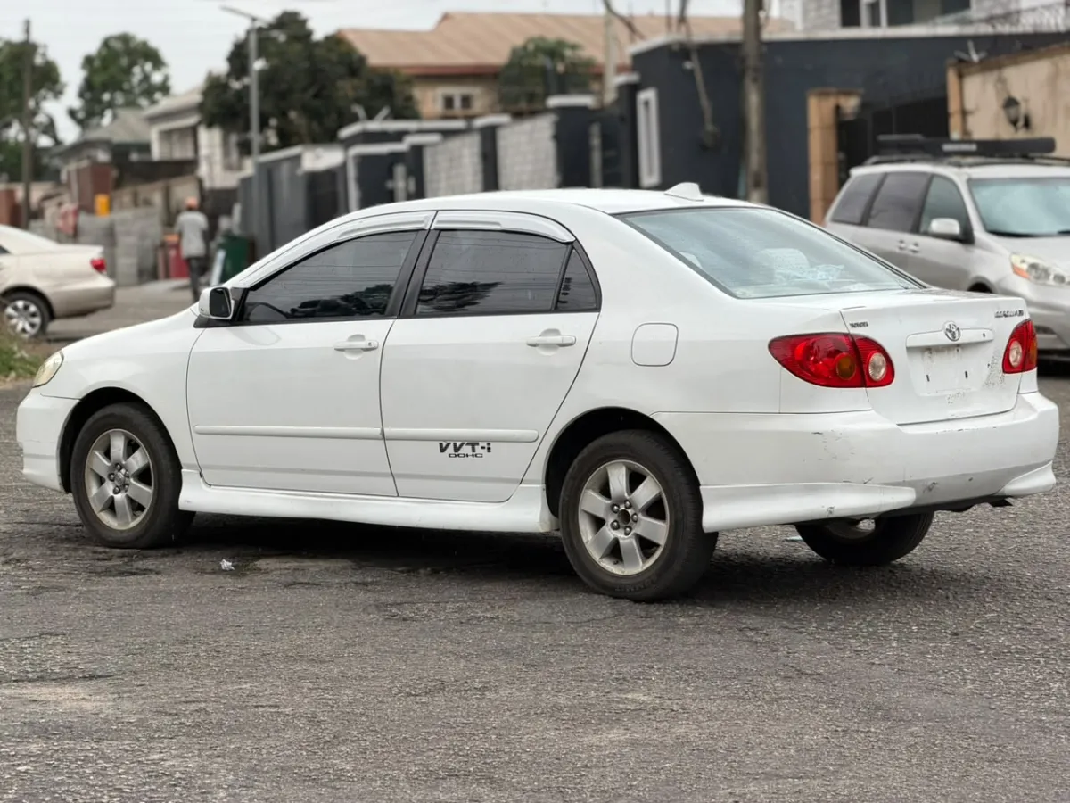 2004 Toyota Corolla Sport - Image 7
