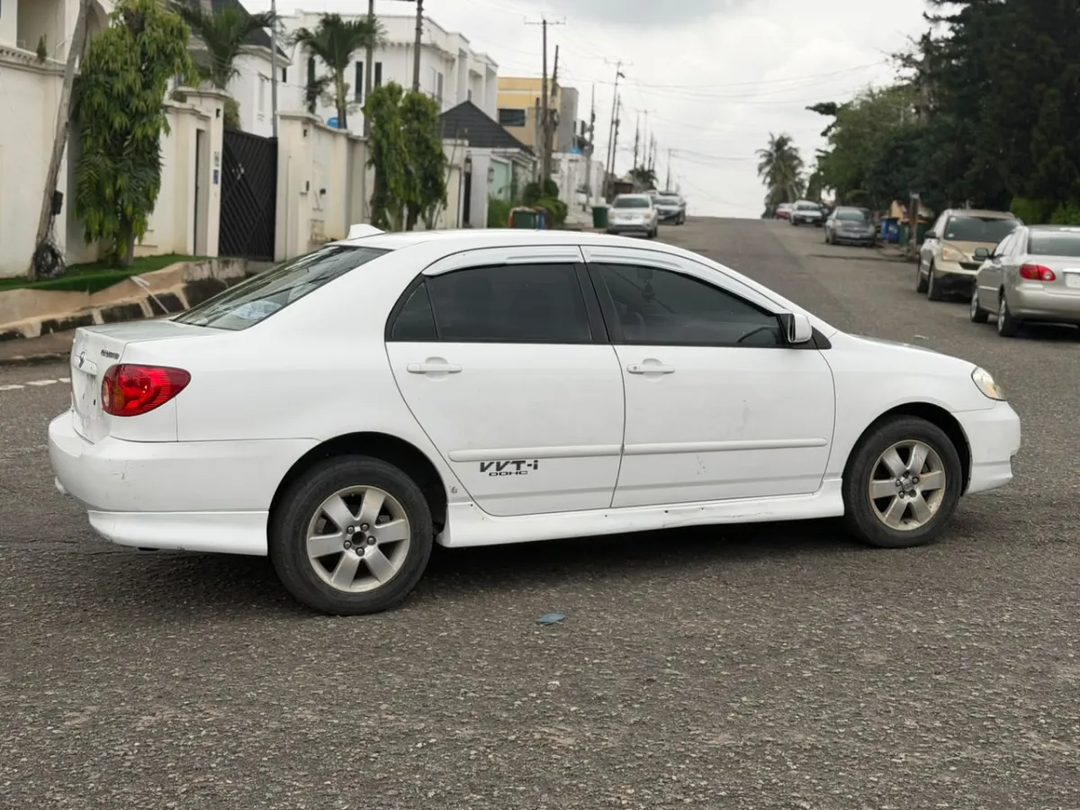 2004 Toyota Corolla Sport - Image 10