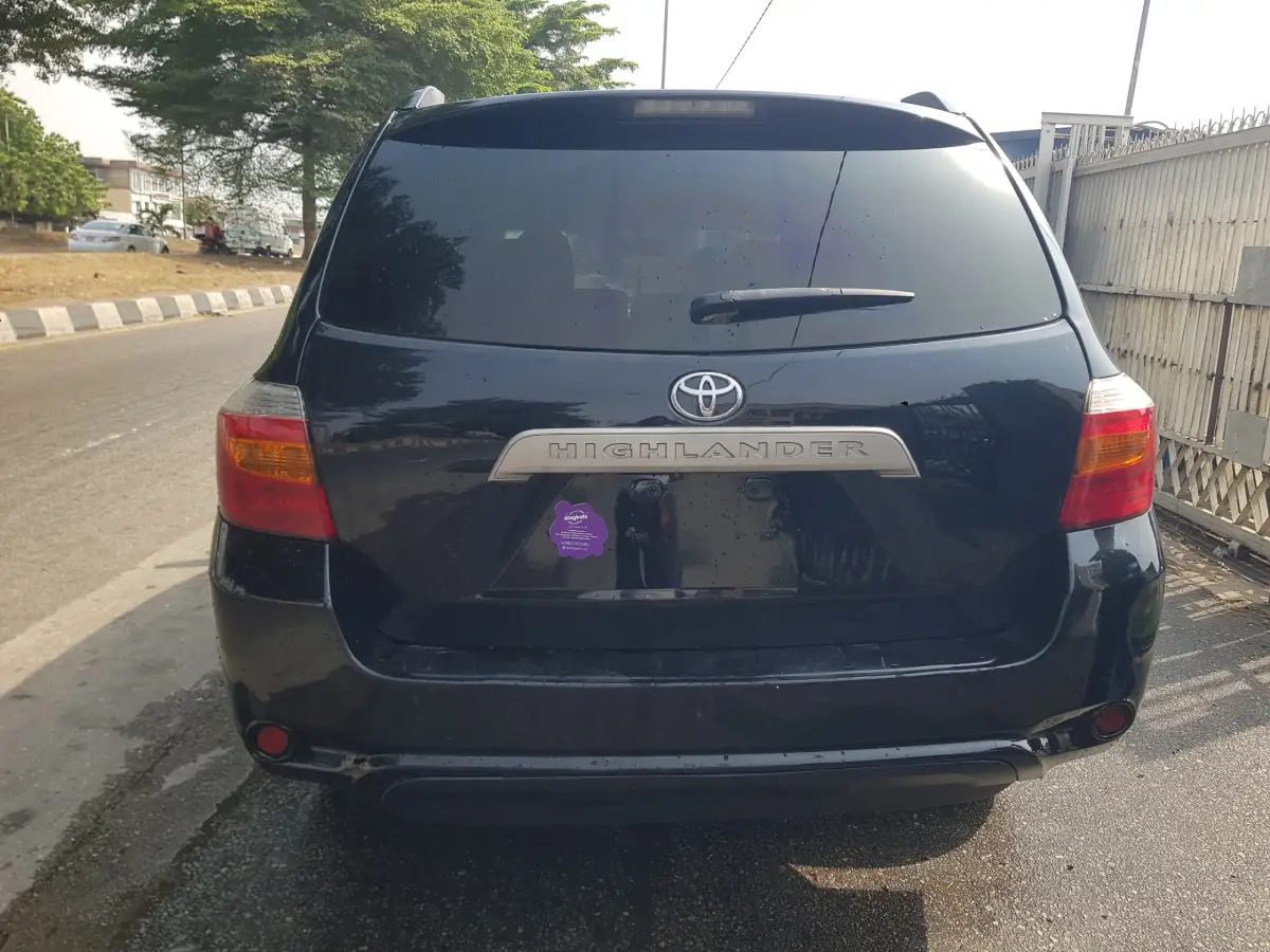 Nigerian used 2010 Toyota highlander (4cylinder) - Image 9