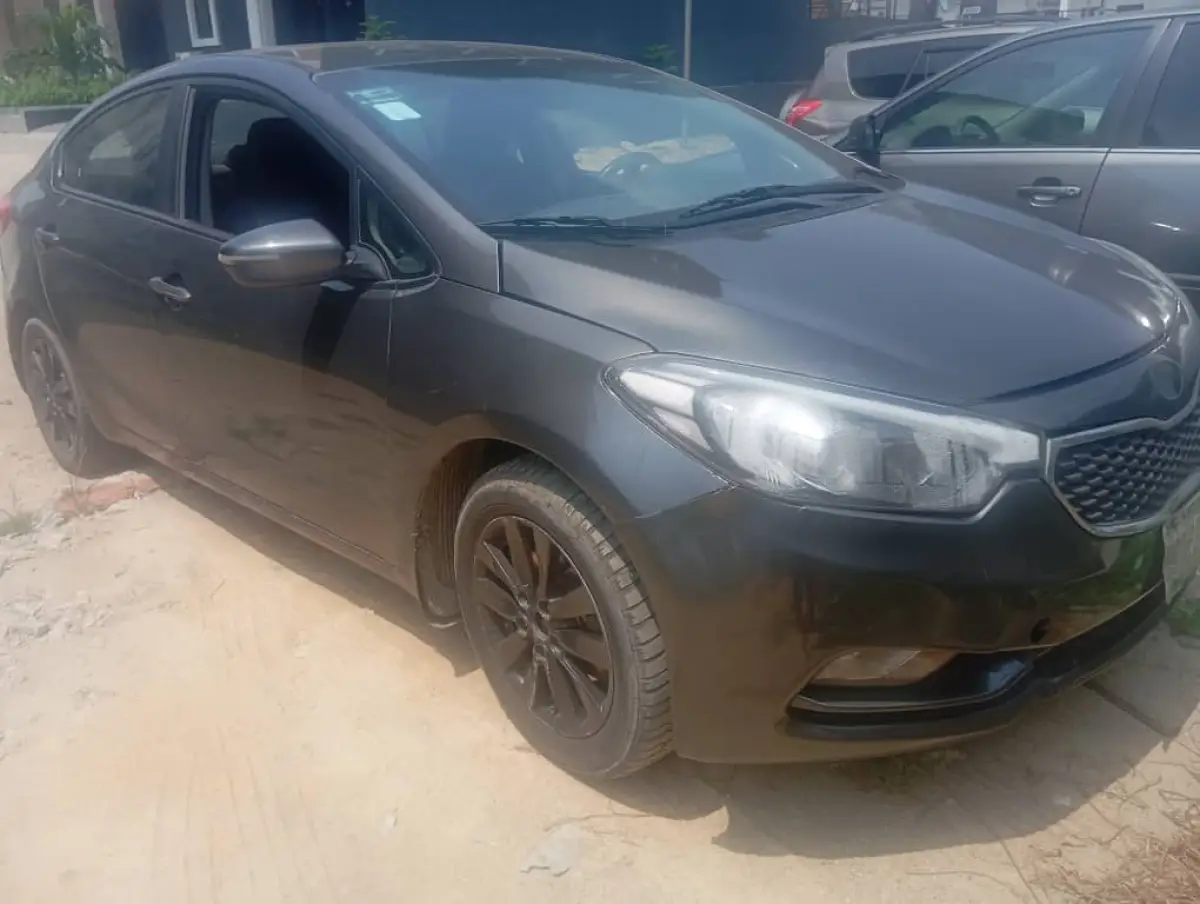 Nigerian used 2014 Kia Cerato ex - Image 4