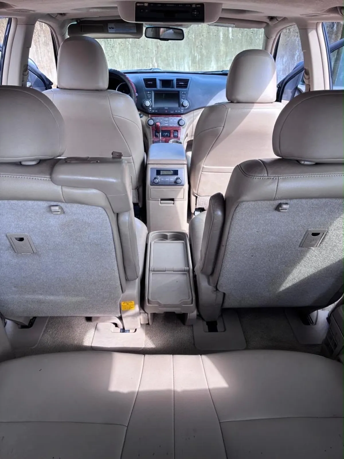 Barely Driven 2010 Toyota Highlander Limited Full Option - Image 5