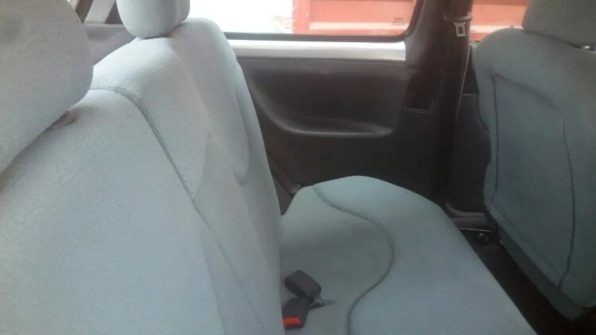 Very neat Nissan Micra - Image 6