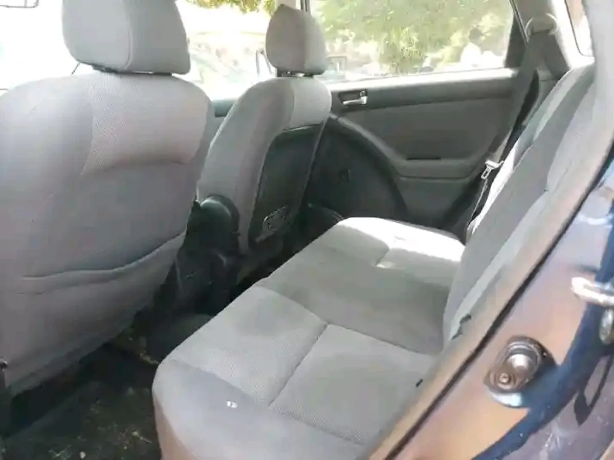 Navy blue Toyota Matrix - Image 2