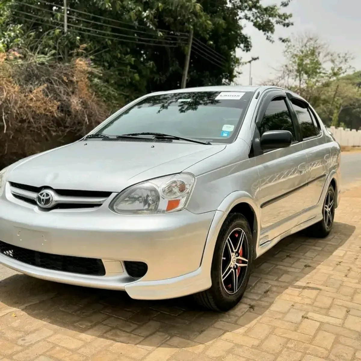 Very sharp Toyota Echo - Image 8