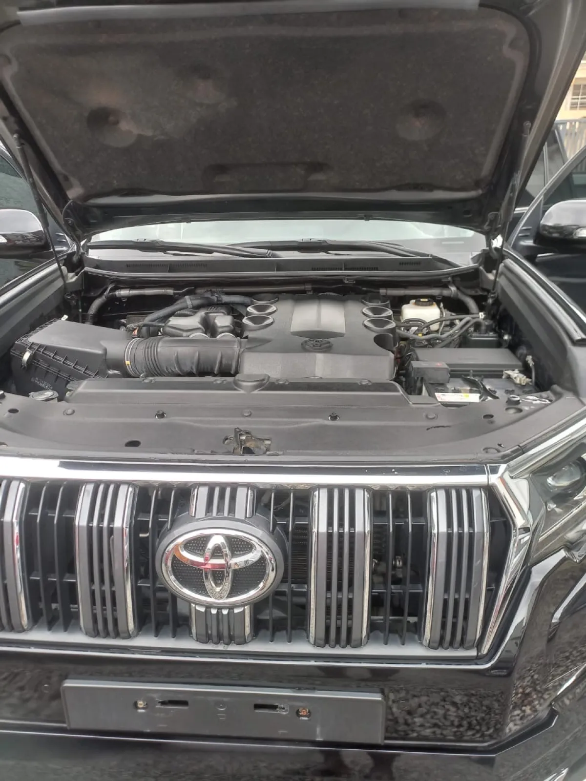 Brand New Standard 2023 Toyota LandCruiser Prado VX - Image 7