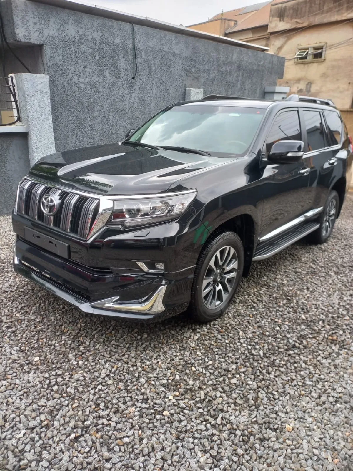 Brand New Standard 2023 Toyota LandCruiser Prado VX - Image 9