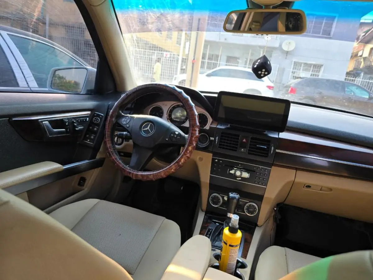 Naija Used Registered Mercedes Benz GLK350 011⤴️⤴️015 Model FOR SALE ‼️ - Image 3