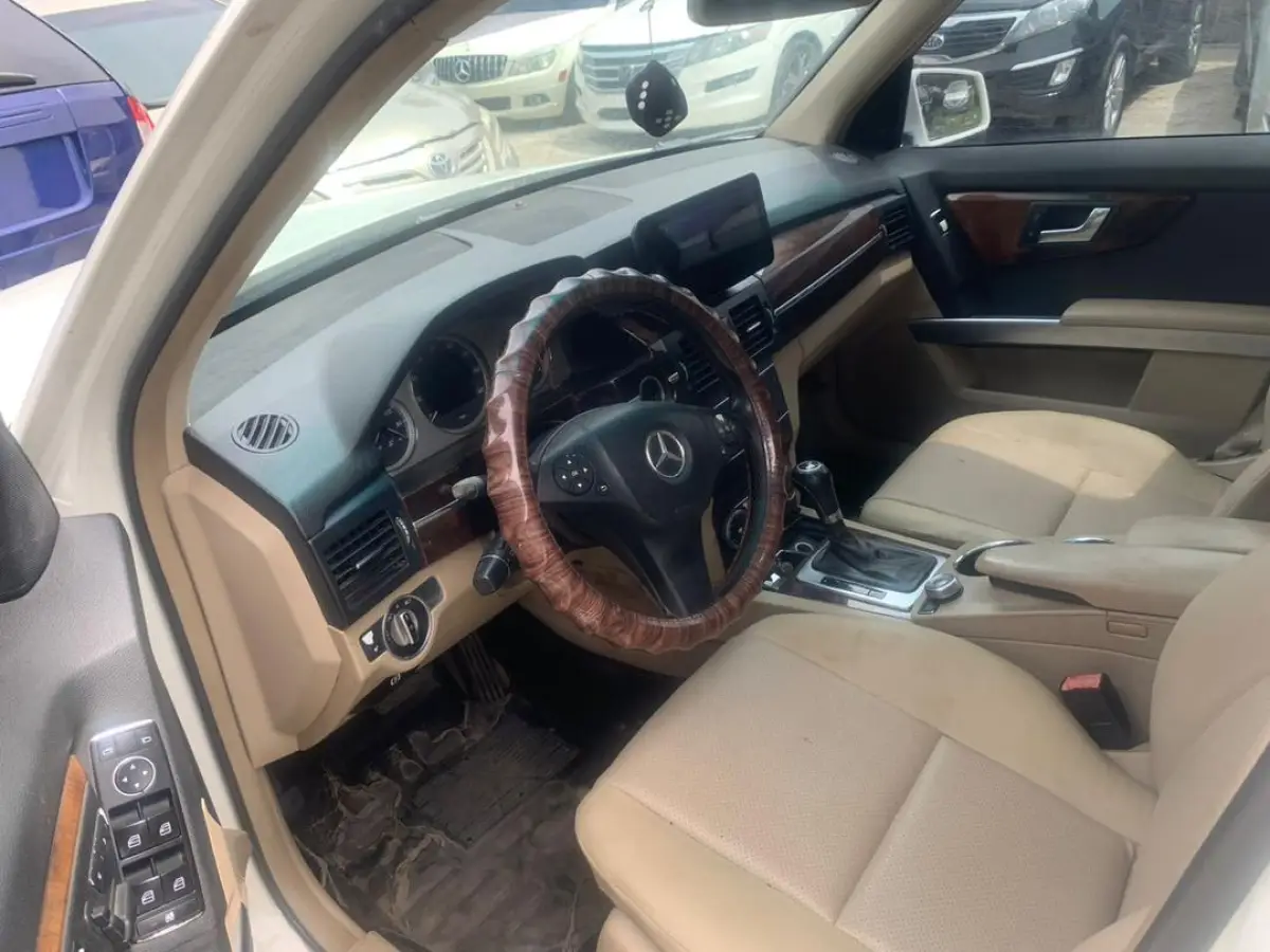 Naija Used Registered Mercedes Benz GLK350 011⤴️⤴️015 Model FOR SALE ‼️ - Image 4