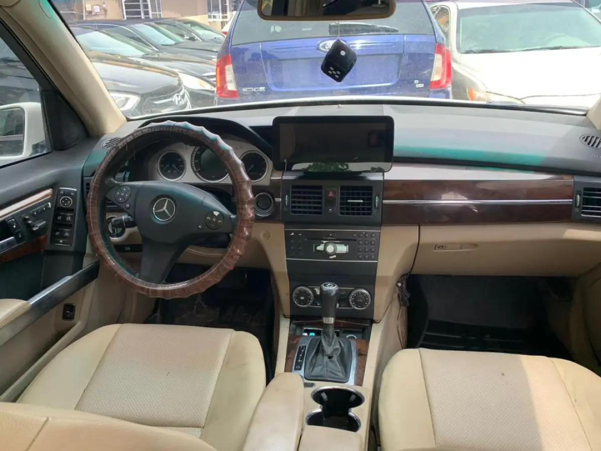 Naija Used Registered Mercedes Benz GLK350 011⤴️⤴️015 Model FOR SALE ‼️ - Image 6