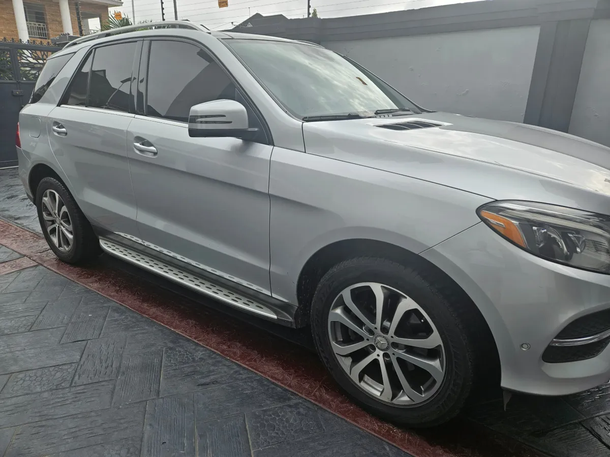 Clean Tittle GLE350 Full Option - Image 1