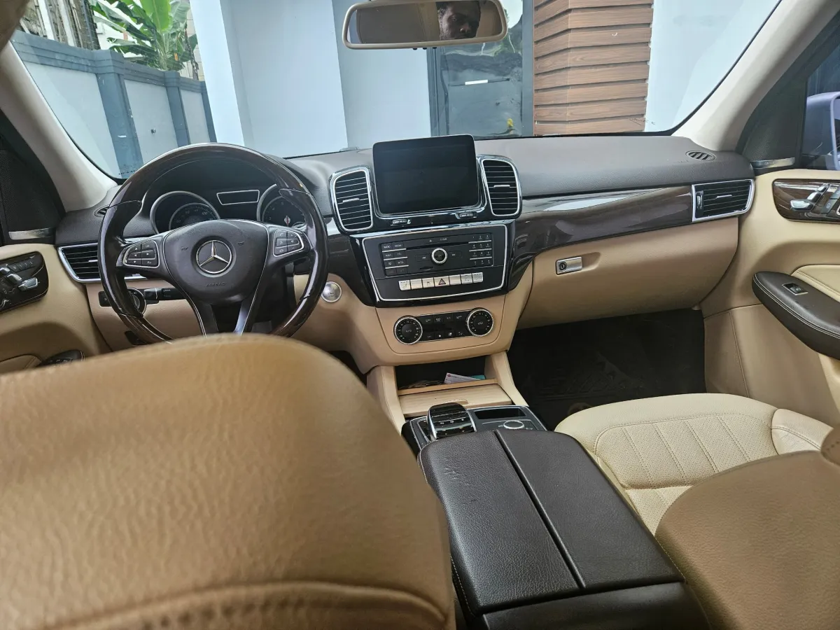 Clean Tittle GLE350 Full Option - Image 2
