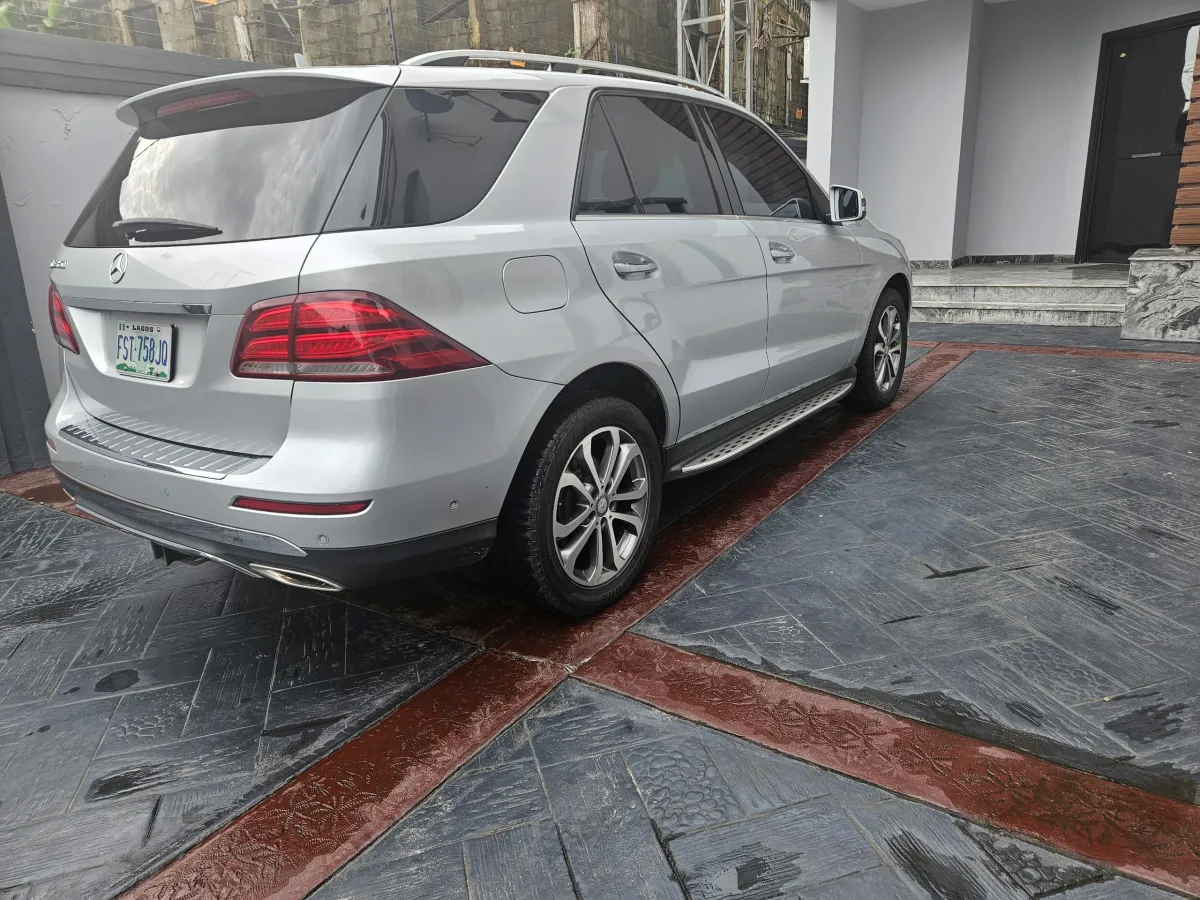 Clean Tittle GLE350 Full Option - Image 3