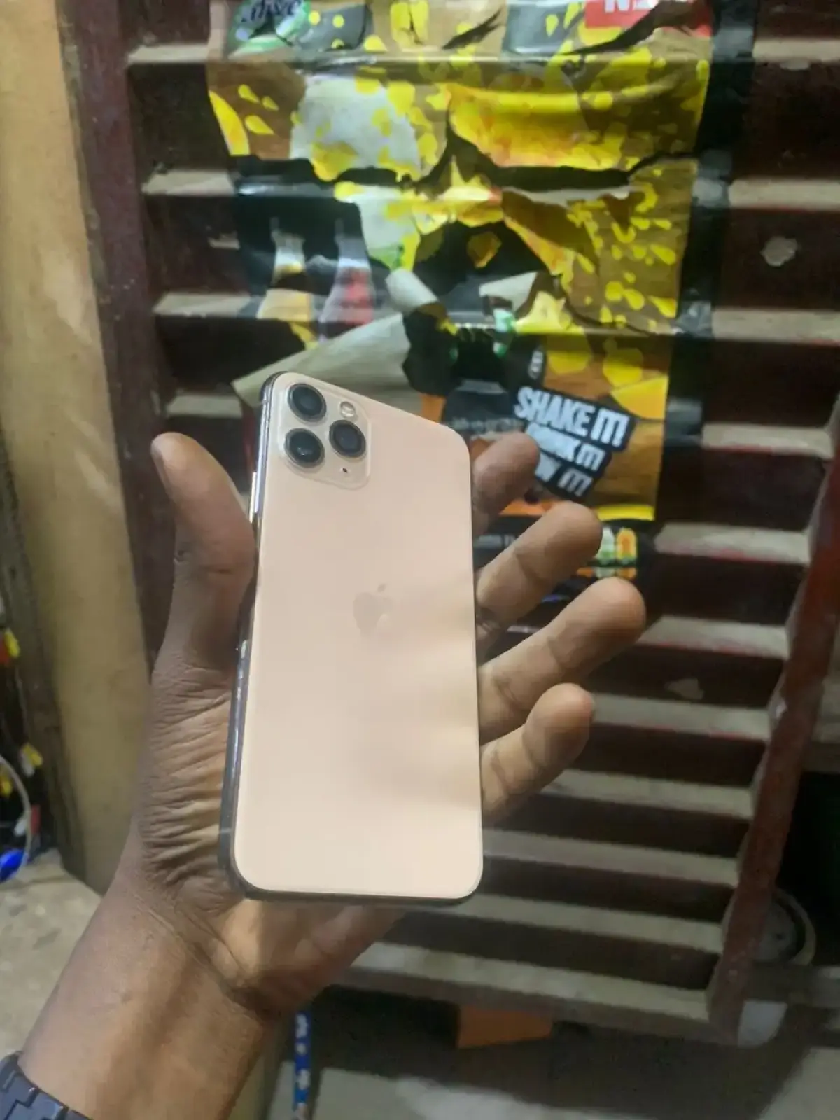 iPhone 11 Pro - Image 2