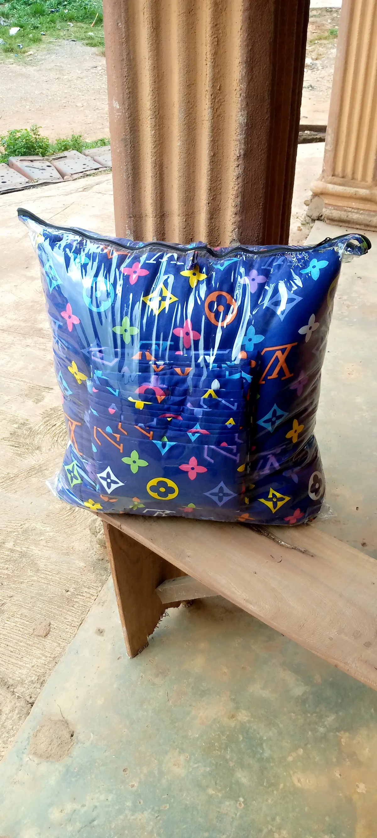 6 and half Duvet sets - Image 3