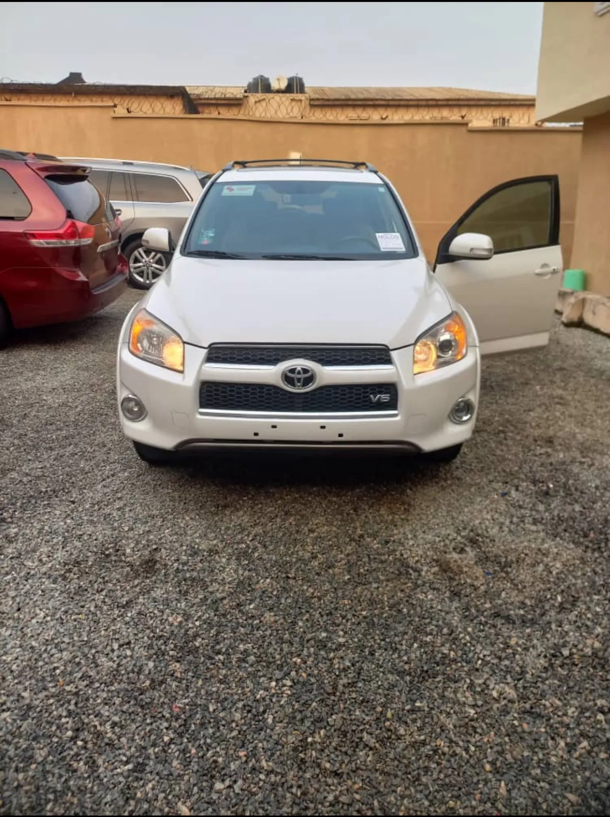 Foreign Used 2010 Toyota RAV4 Limited With THUMBSTART And Keyless Doors - Image 1