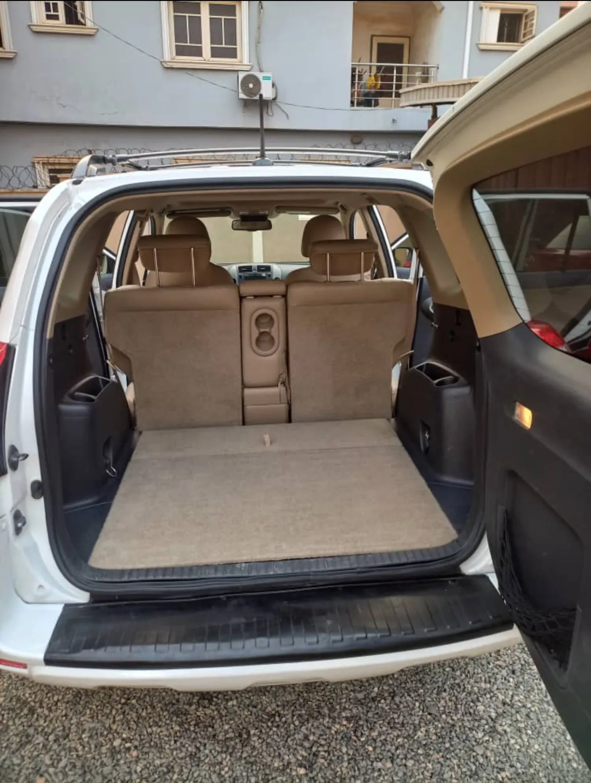 Foreign Used 2010 Toyota RAV4 Limited With THUMBSTART And Keyless Doors - Image 6