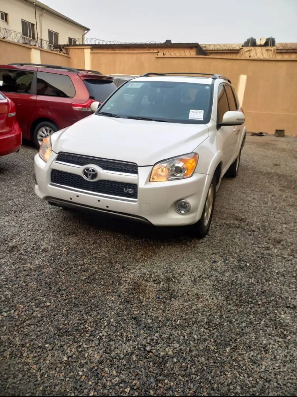 Foreign Used 2010 Toyota RAV4 Limited With THUMBSTART And Keyless Doors - Image 9
