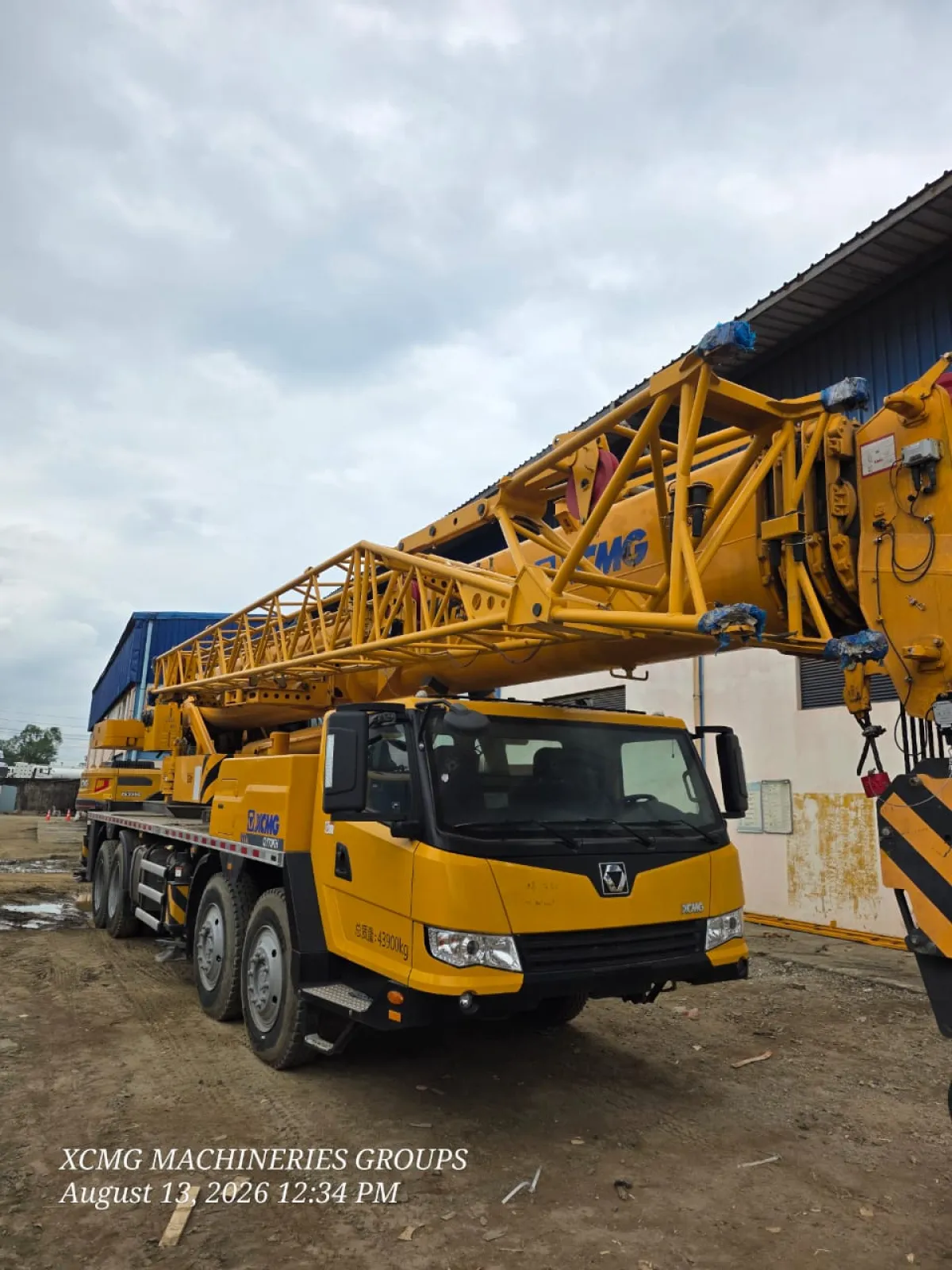 BRAND NEW XCMG 70 TONS MOBILE CRANE - Image 3