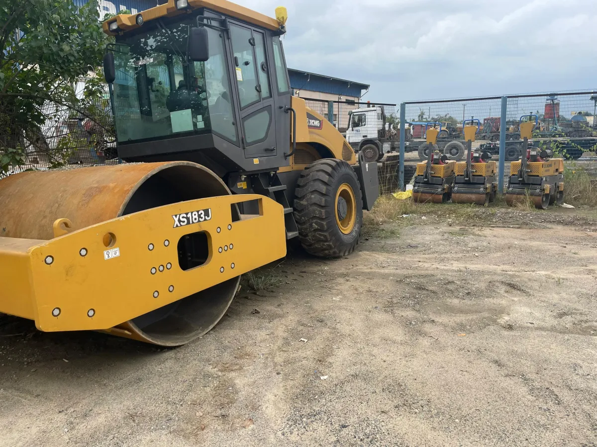 BRAND NEW XCMG VIBRATION ROLLER - Image 2