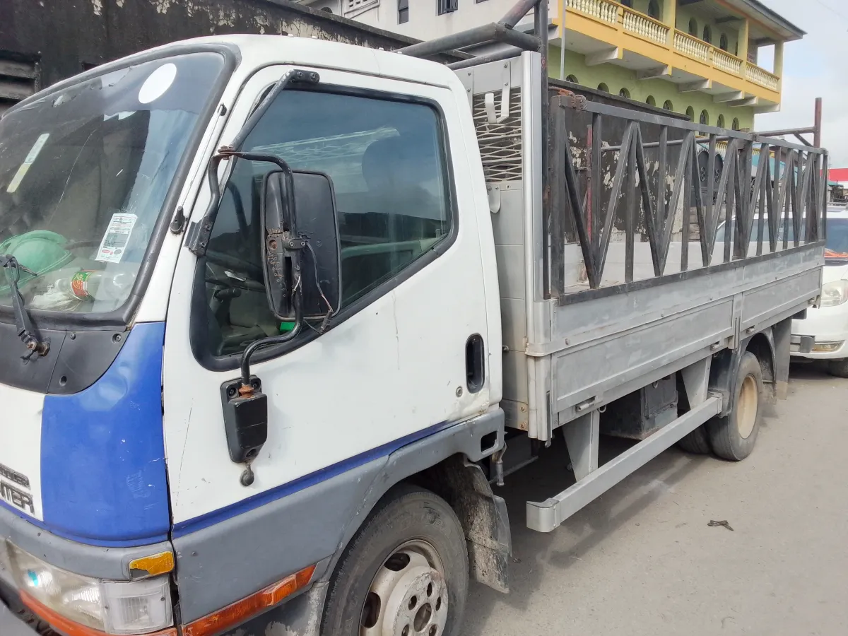 Buses for Hite - Image 3