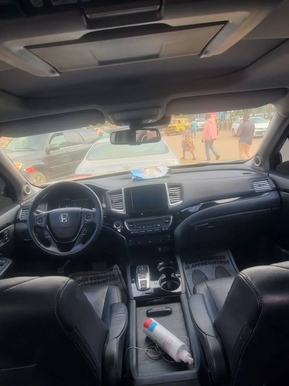Honda Pilot 2017 Executive Jeep - Image 3