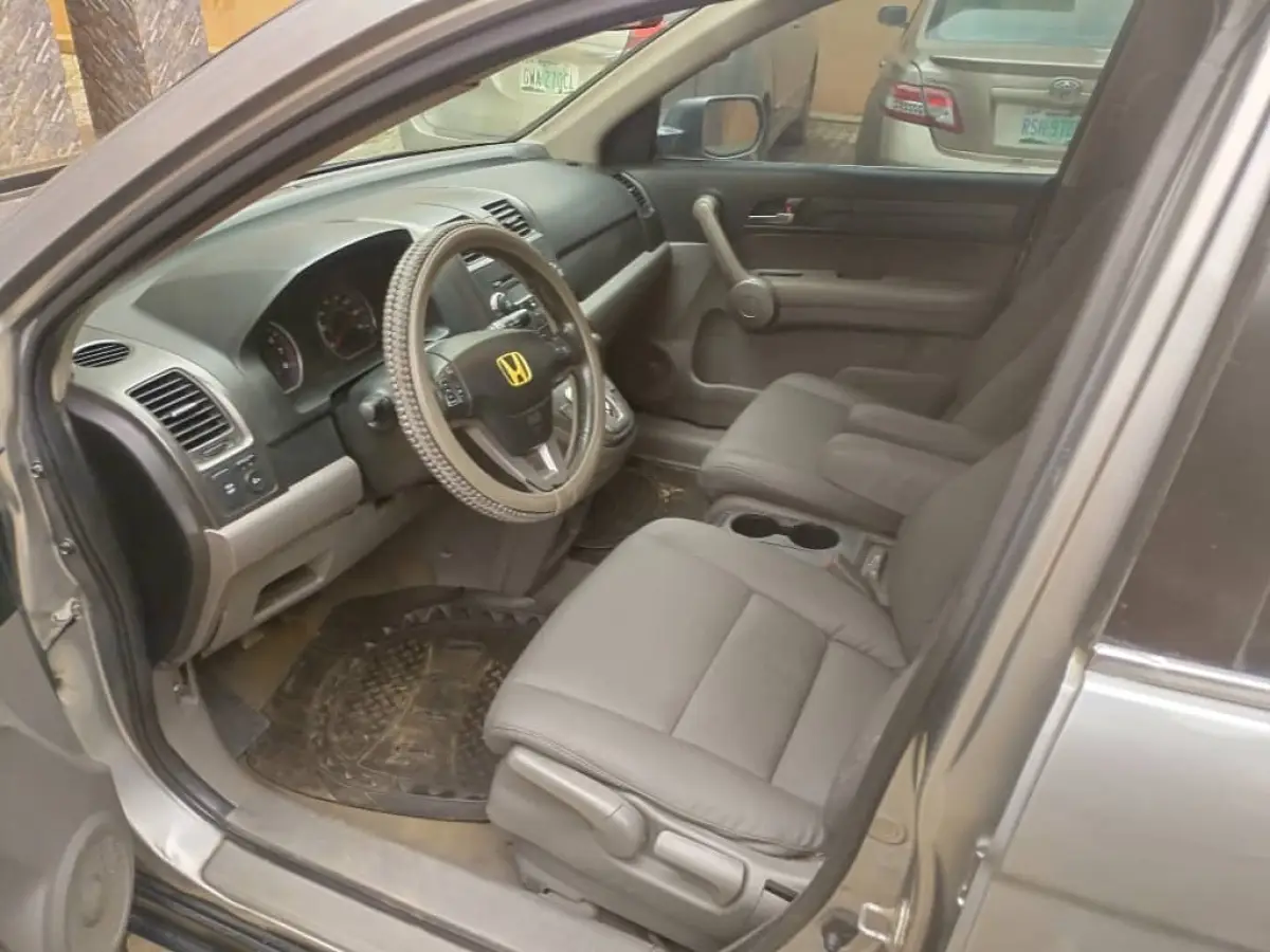 Clean used Honda Crv up for sale - Image 4