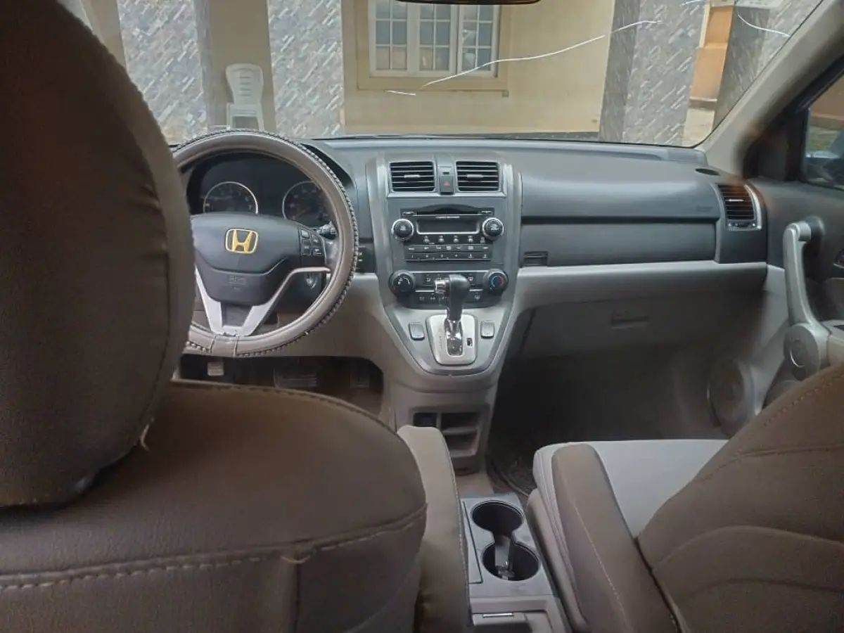 Clean used Honda Crv up for sale - Image 5