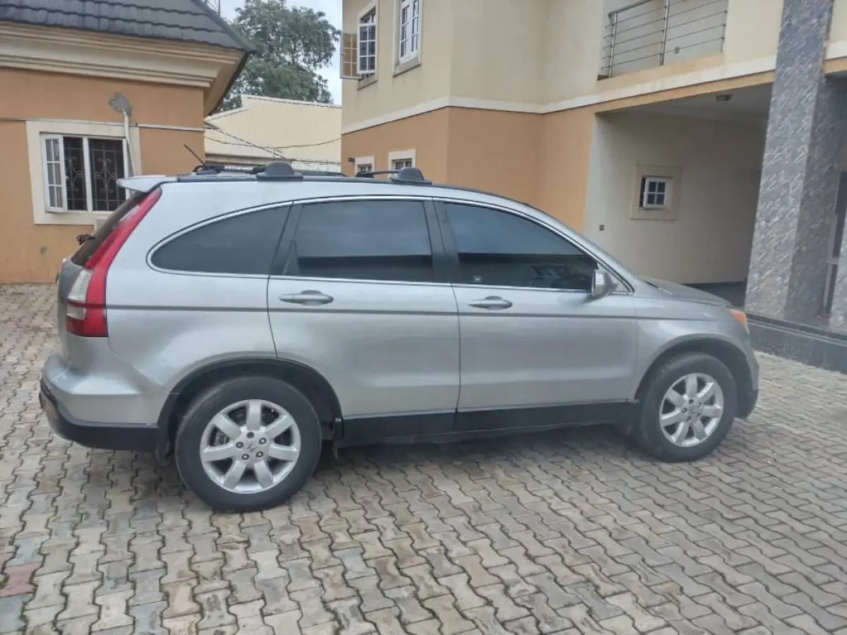 Clean used Honda Crv up for sale - Image 6