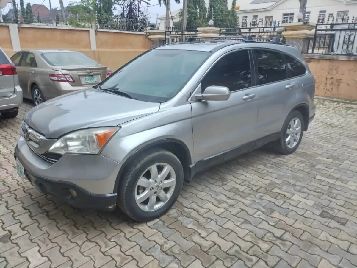 Clean used Honda Crv up for sale - Image 7