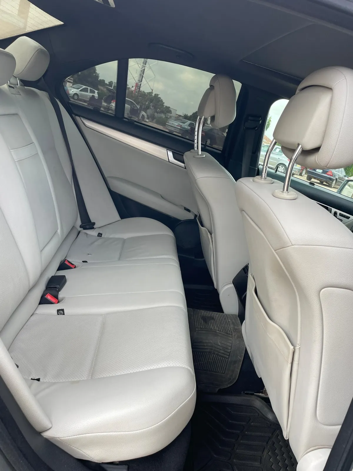 2014 Mercedes-Benz C-Class300 - Image 3