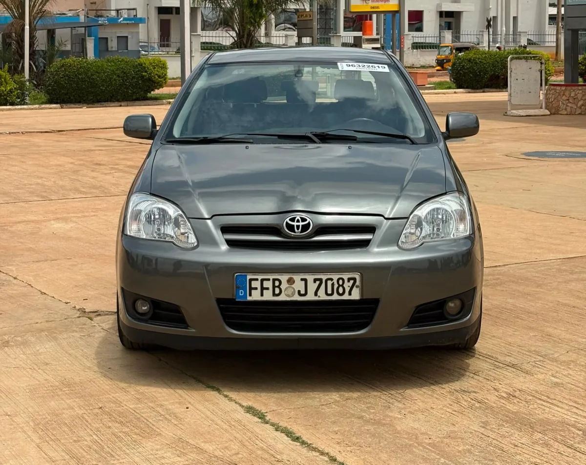 2005 Toyota Corolla Hatchback - Image 1