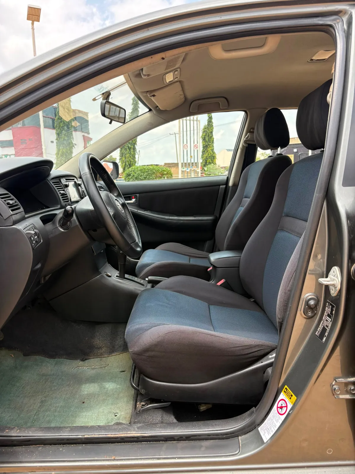 2005 Toyota Corolla Hatchback - Image 2