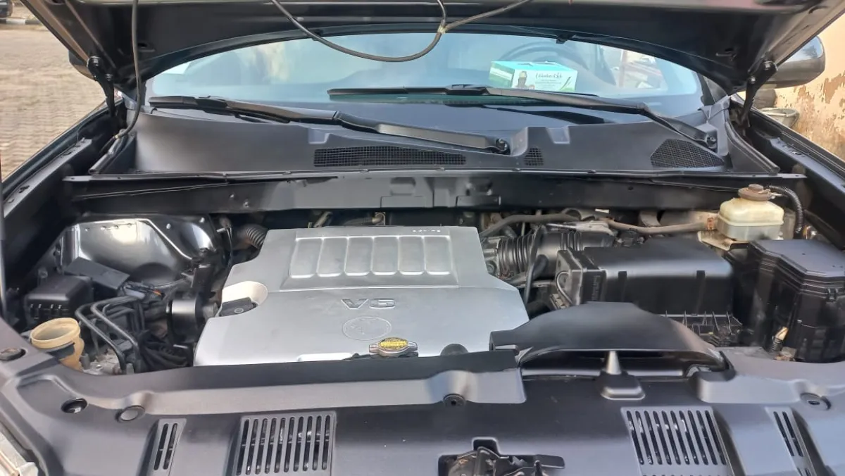 Clean Toyota Highlander for Sale - Image 2