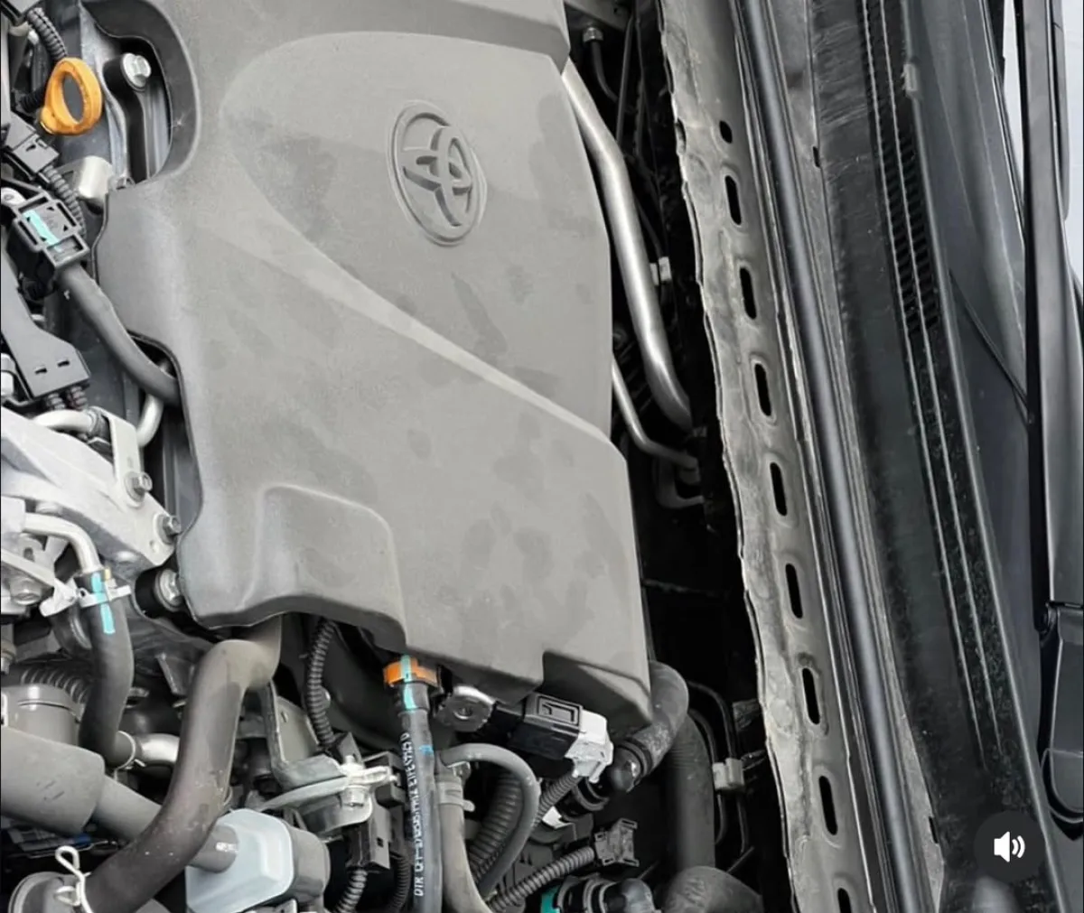 TOYOTA CAMRY 2020 - Image 3