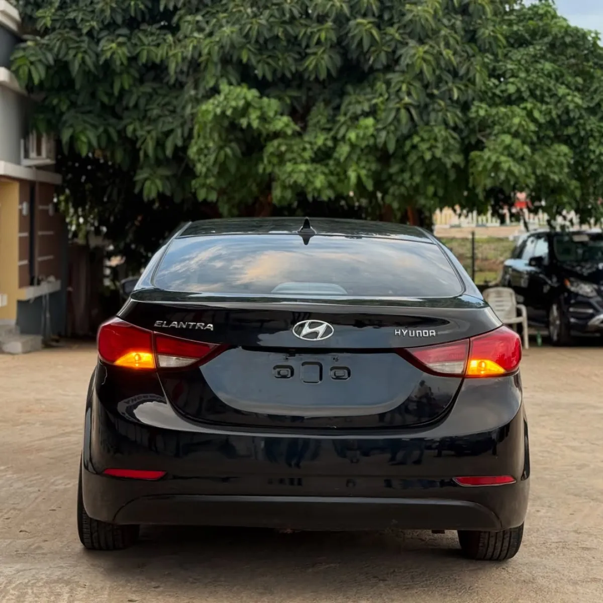 Hyundai Elantra - Image 3